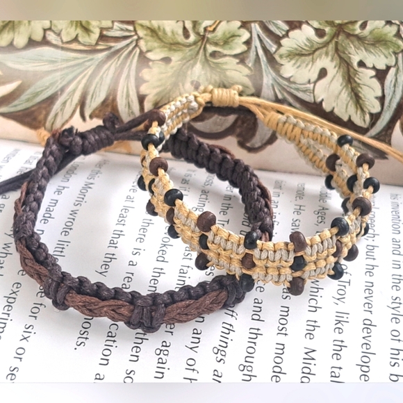 Set of two leather bracelets - Picture 1 of 5